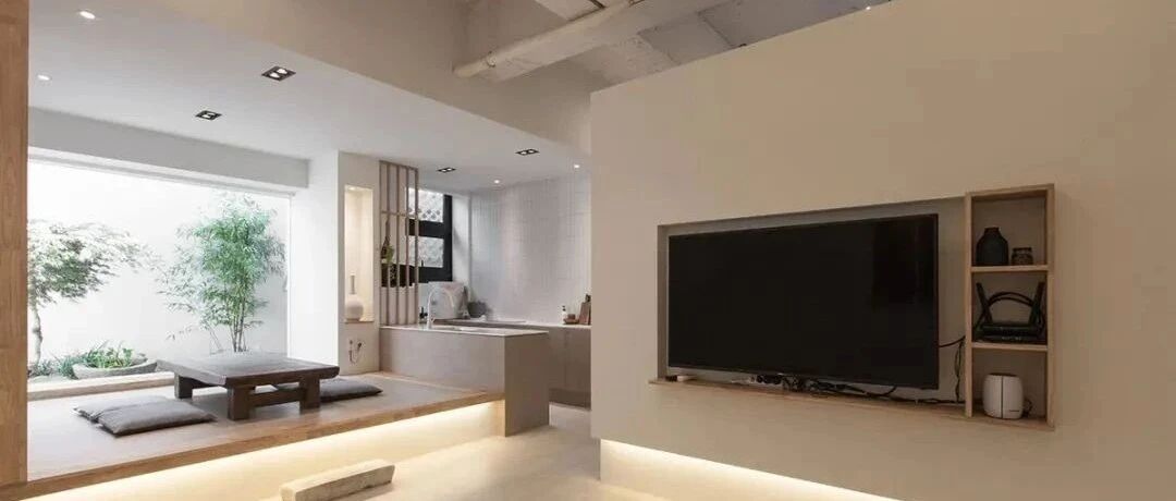 69㎡的小户型，5㎡的院子也满足了，种棵树造水景，典型的日式极简风