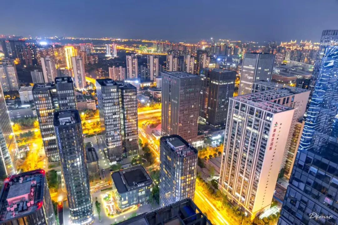 成都向上-成都城市形象与建筑资讯平台