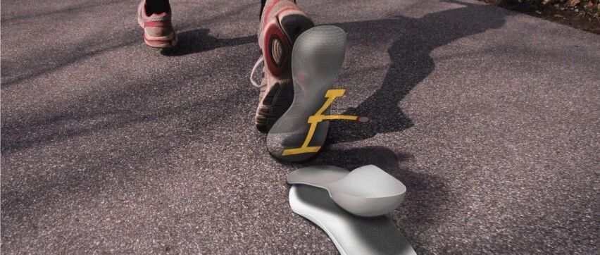 鞋内传感器和移动机器人 帮助老年人保持活跃