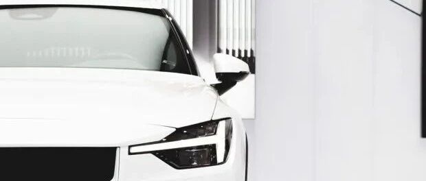 动态充电：电动汽车在行驶中充电