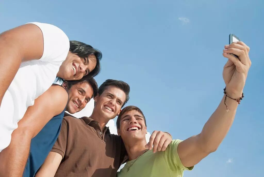 朋友圈里的朋友有空出来见见吧