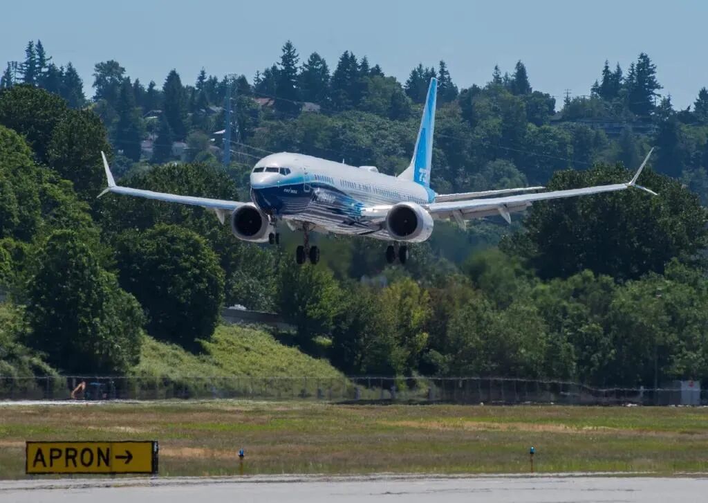 737 MAX家族最大型號已首飛，產能爬升卻遙遙無期，原因是……的圖1