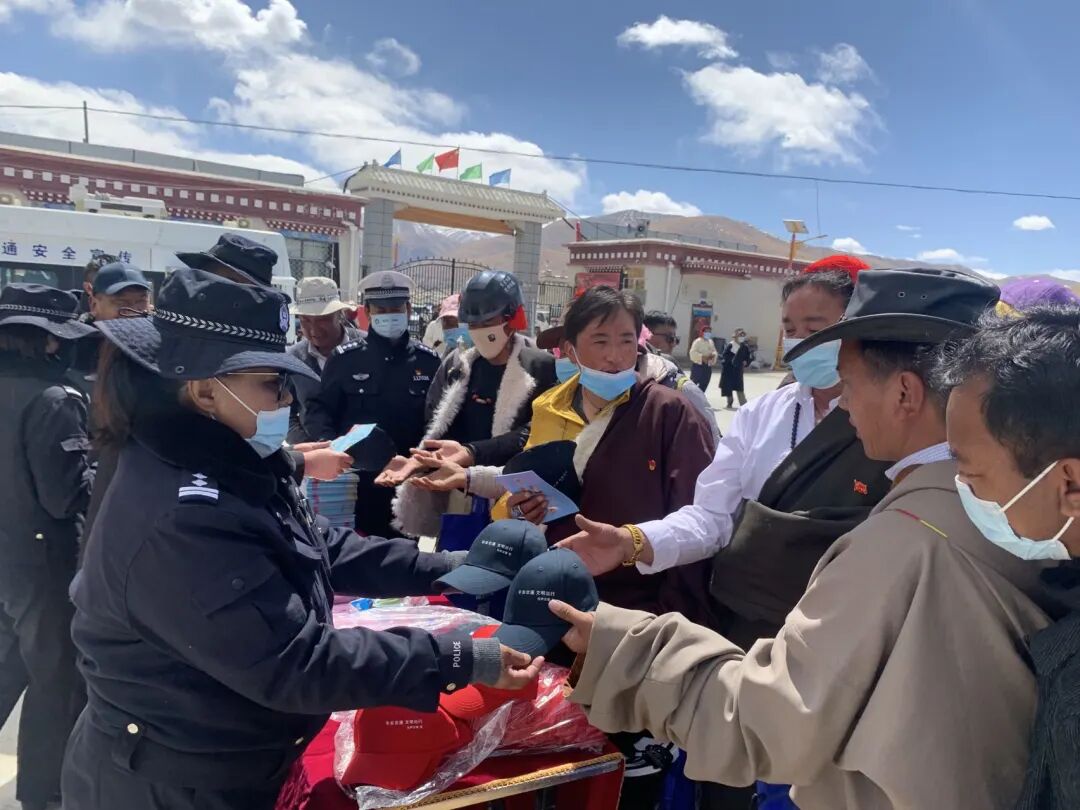 拉萨市公安局交警支队开展交通安全法制宣传送教下乡活动