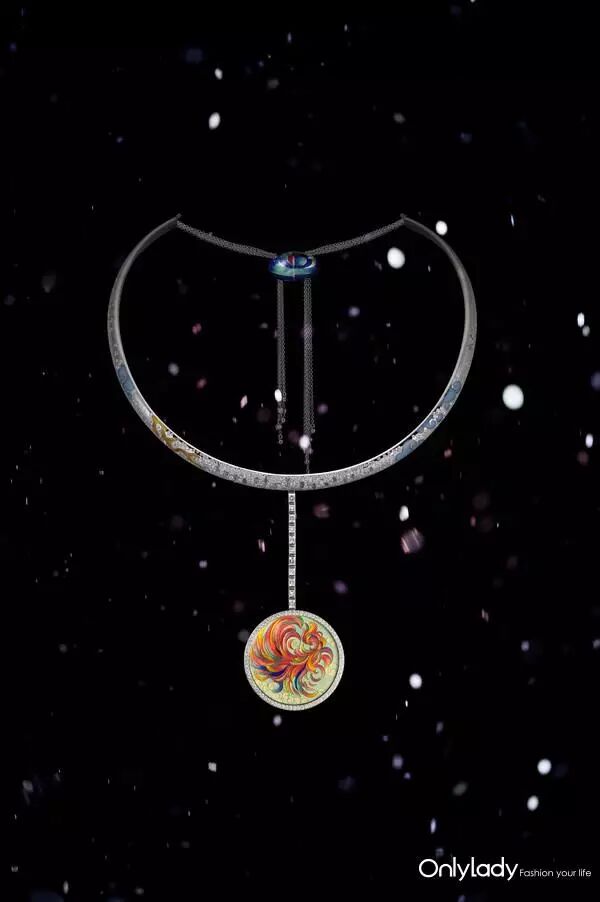 赫美珠宝女王袭来三角形的设计令一众名人拥趸,例如猫王埃尔维斯61