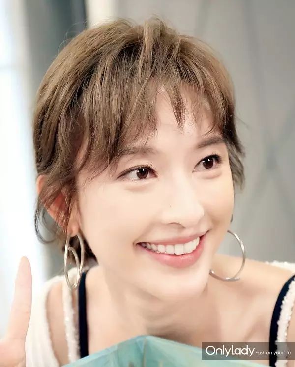 吳昕靠「法國邊兒」瀏海做到顏值大逆轉!亞洲姑娘都愛上了這款髮型