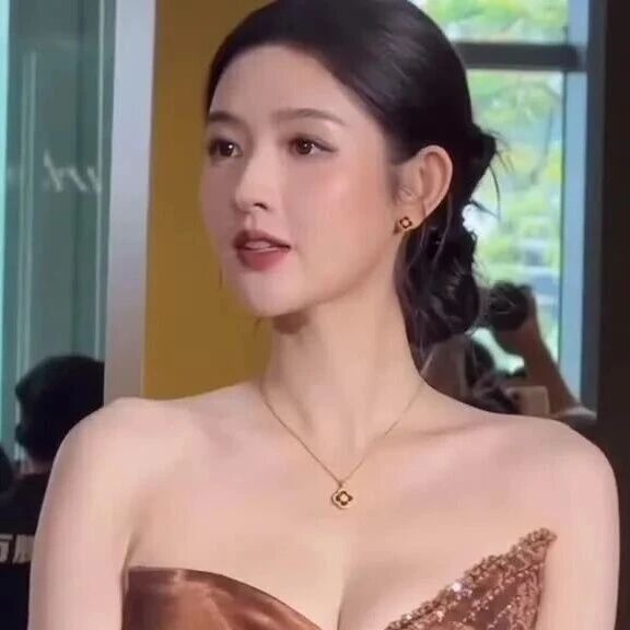 王玉雯,魔鬼身材性感火辣