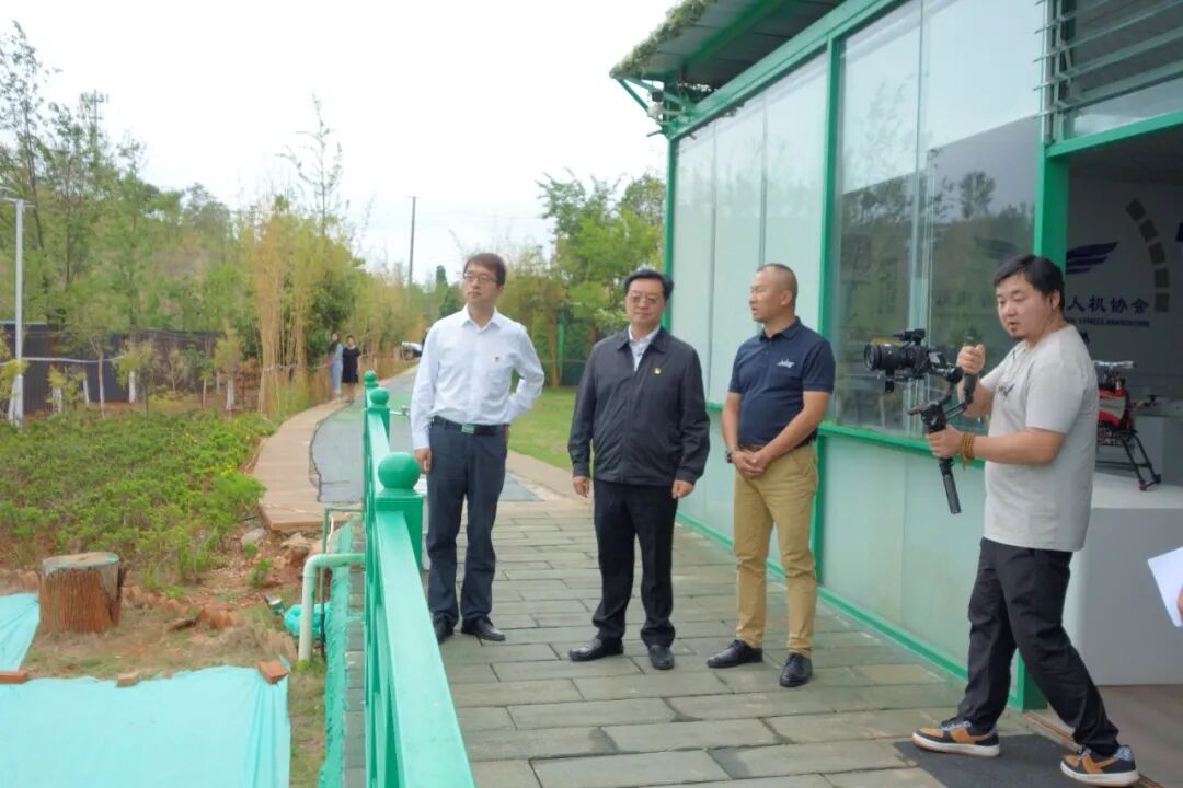 服务涵盖昆明无人机培训、昆明保安服务、昆明物业服务、昆明宠物医疗美容、昆明职业技能培训服务、昆明广告策划、昆明安防监控。