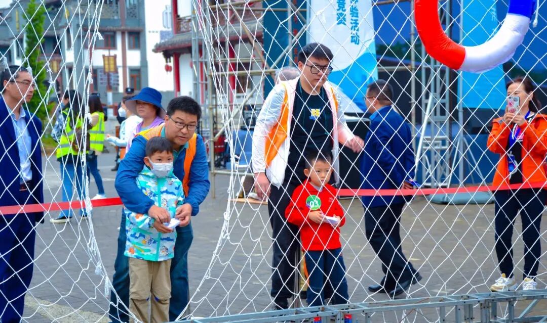 服务涵盖昆明无人机培训、昆明保安服务、昆明物业服务、昆明宠物医疗美容、昆明职业技能培训服务、昆明广告策划、昆明安防监控。