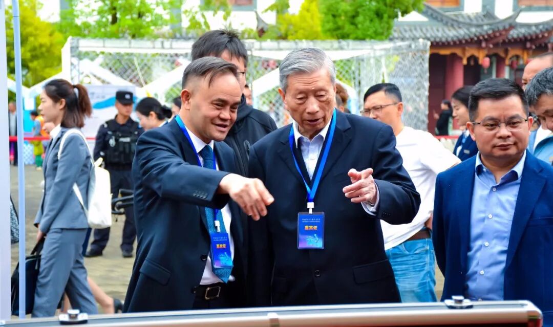 服务涵盖昆明无人机培训、昆明保安服务、昆明物业服务、昆明宠物医疗美容、昆明职业技能培训服务、昆明广告策划、昆明安防监控。