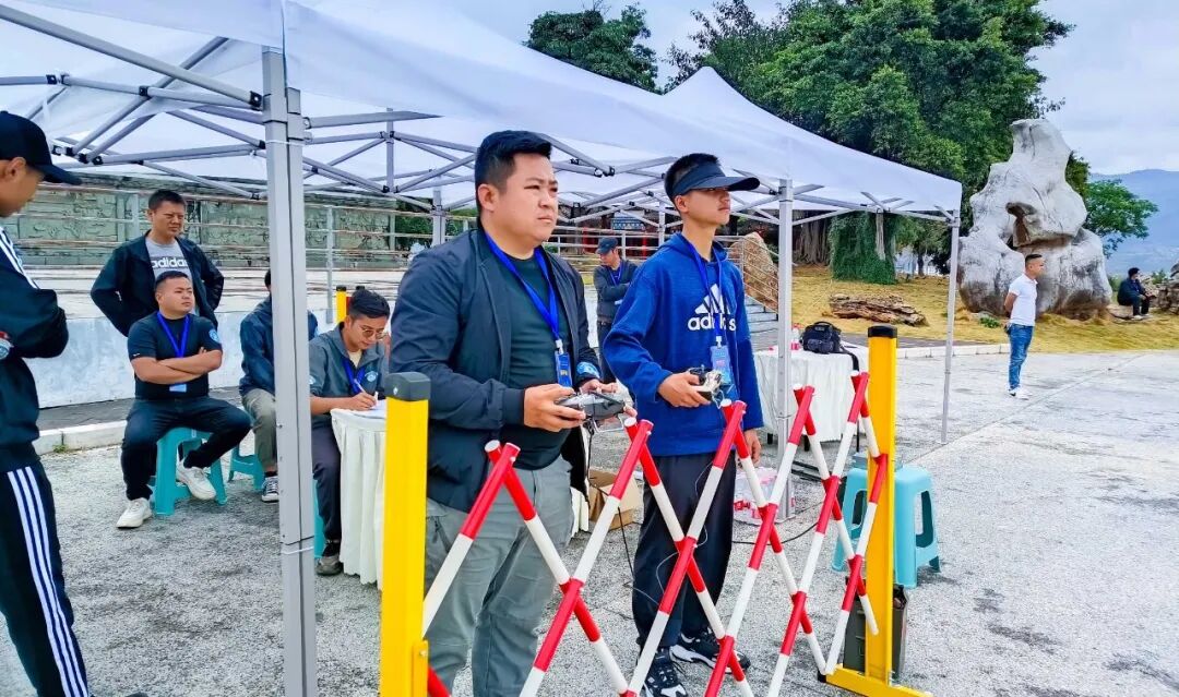 服务涵盖昆明无人机培训、昆明保安服务、昆明物业服务、昆明宠物医疗美容、昆明职业技能培训服务、昆明广告策划、昆明安防监控。