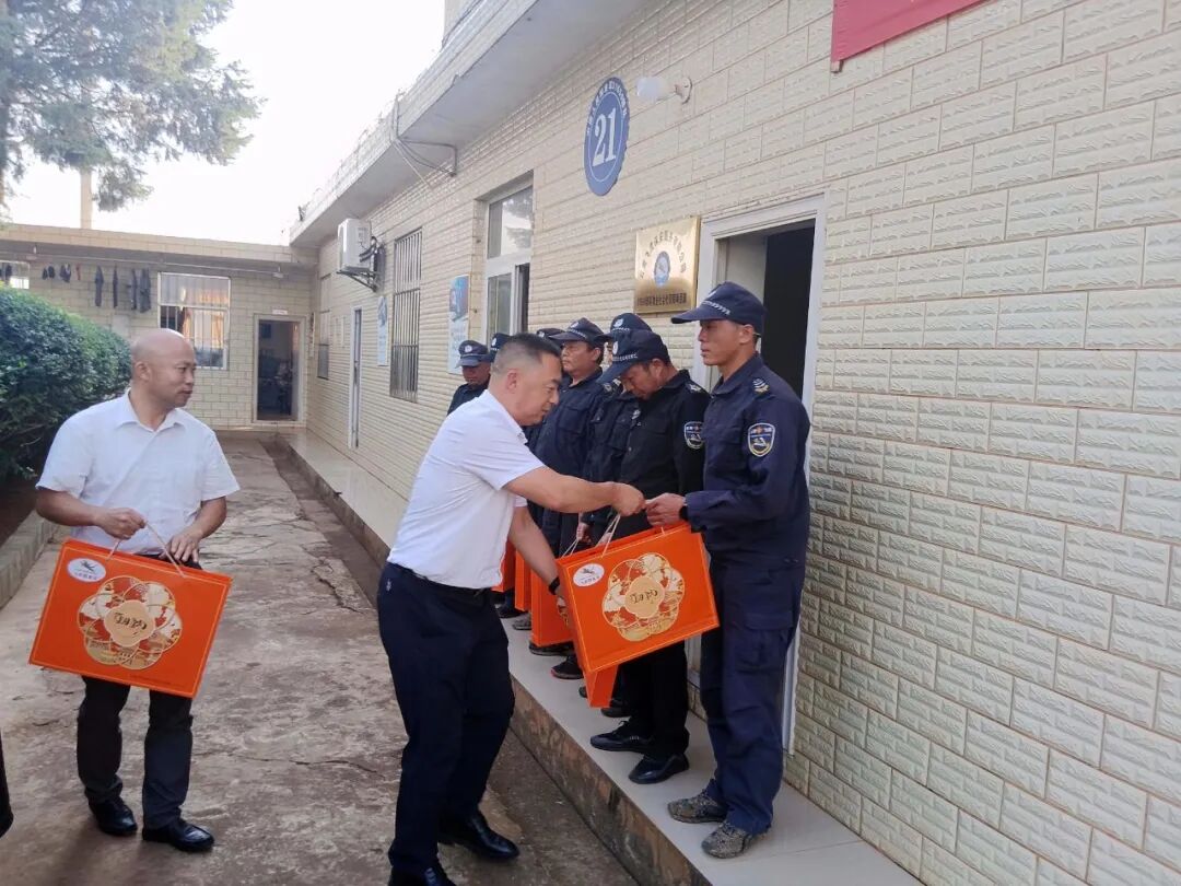 服务涵盖昆明无人机培训、昆明保安服务、昆明物业服务、昆明宠物医疗美容、昆明职业技能培训服务、昆明广告策划、昆明安防监控。