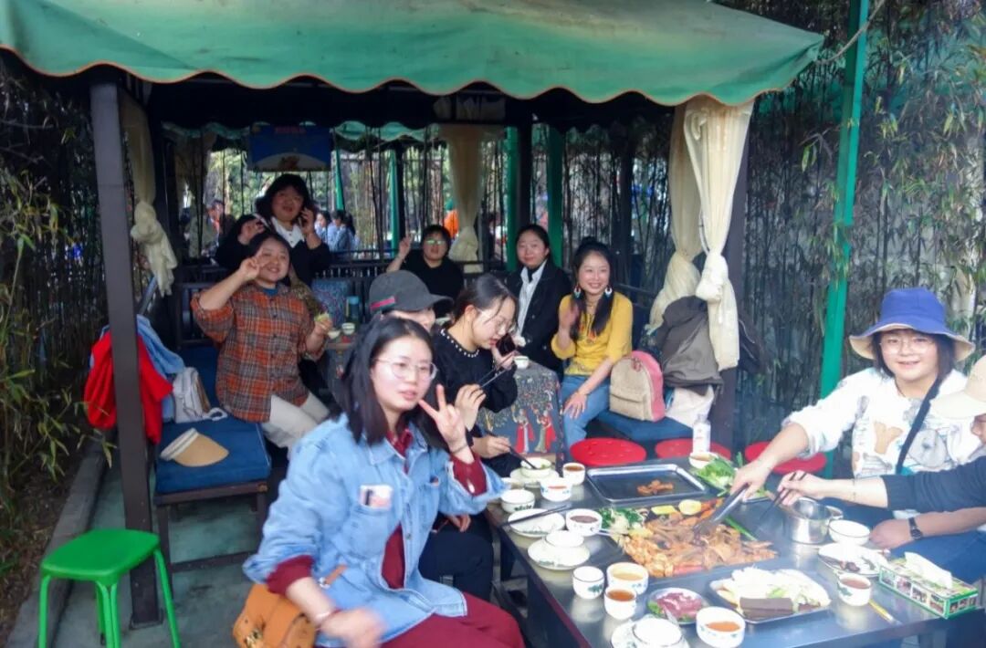 服务涵盖昆明无人机培训、昆明保安服务、昆明物业服务、昆明宠物医疗美容、昆明职业技能培训服务、昆明广告策划、昆明安防监控。