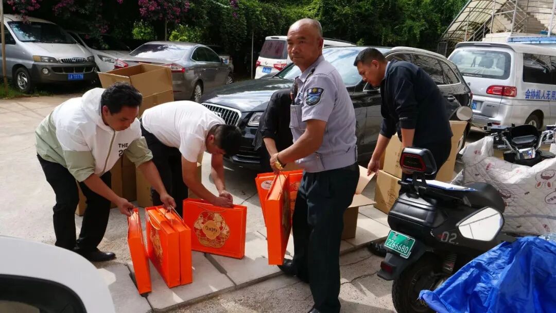 服务涵盖昆明无人机培训、昆明保安服务、昆明物业服务、昆明宠物医疗美容、昆明职业技能培训服务、昆明广告策划、昆明安防监控。