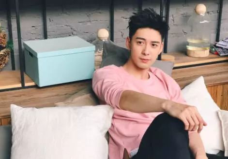 胡冰卿新恋情曝光!男方疑似《东宫》男主!插图3 胡冰卿新恋情曝光!男方疑似《东宫》男主!插图3