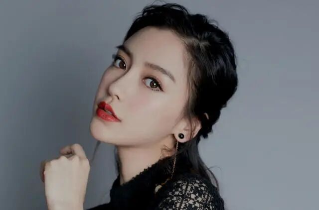 Angelababy晒母亲泡脚照，上亿豪宅内景曝光，窗外就是东方明珠（组图） - 6