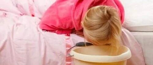 白血病患儿化疗期间呕吐严重，作为家长怎样做可帮其改善？