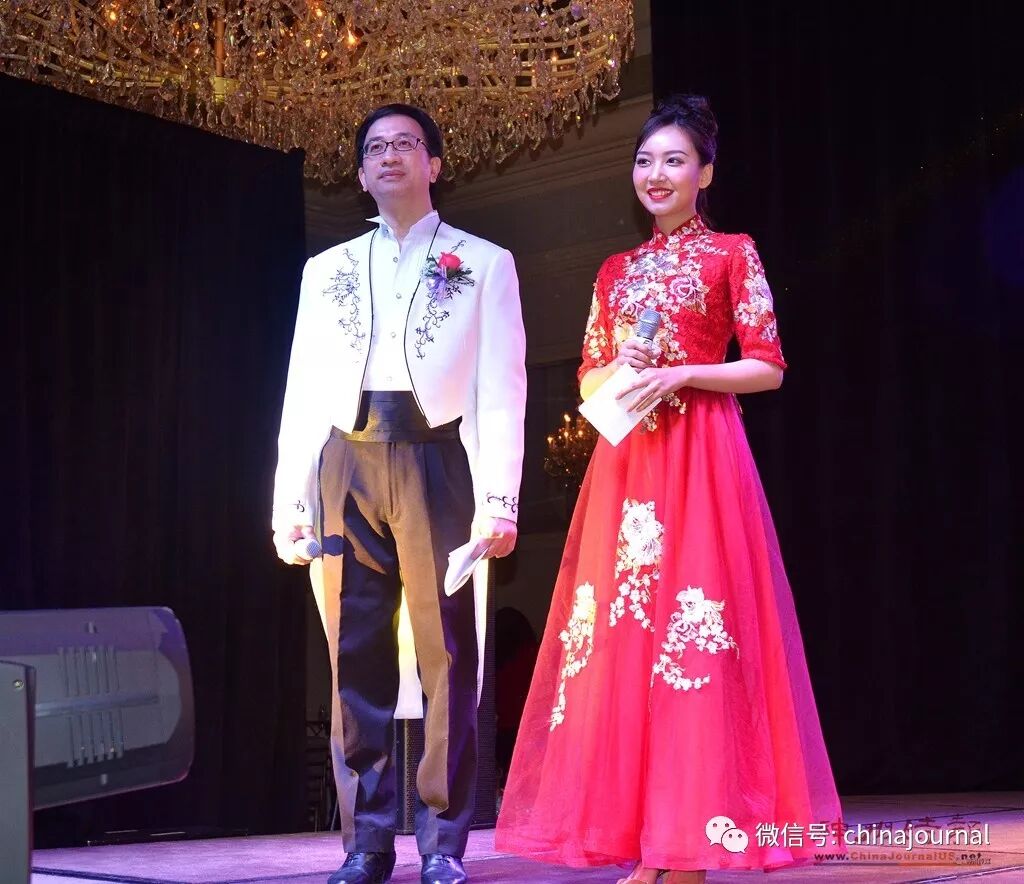 张瑞茜 齐唱永恒金曲《一剪梅》怀旧留声岁月！现场创作水墨画《吉庆大有余》描绘中国文化！ - 神州传媒China Journal