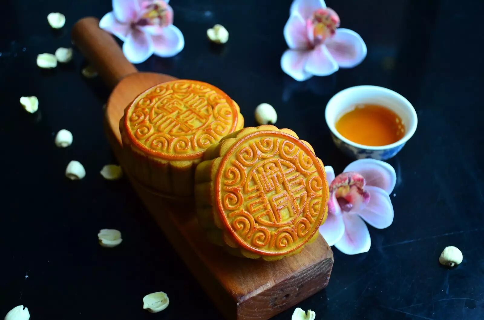 吃货专享!星级酒店广式经典月饼超低折扣来啦!现在下单还有最高36.