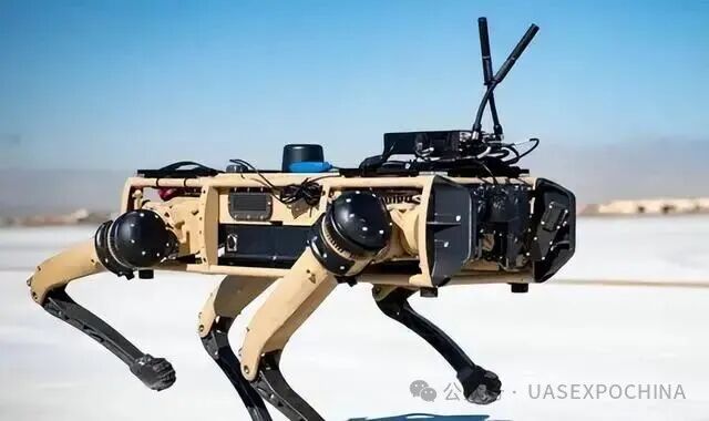 无人机搭配机器狗作战！中国这一幕令欧美直呼科幻：巷战场面火爆|无人机|中国_新浪新闻