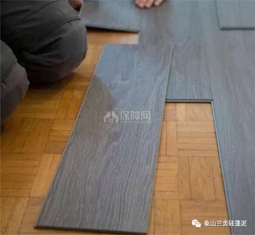 瓷磚上貼木地板|想要在瓷磚上直接鋪地板 這些事情你必須知道！
