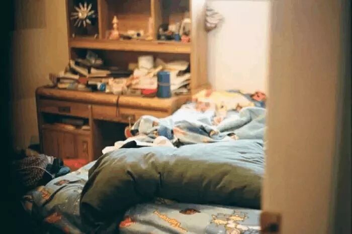 疫情突发，只能宅家。这可以看懂孩子：房间凌乱的家庭，养不出有