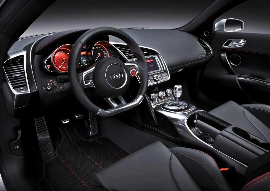 差点就能有一台手动挡柴油超跑聊聊奥迪r8v12tdi