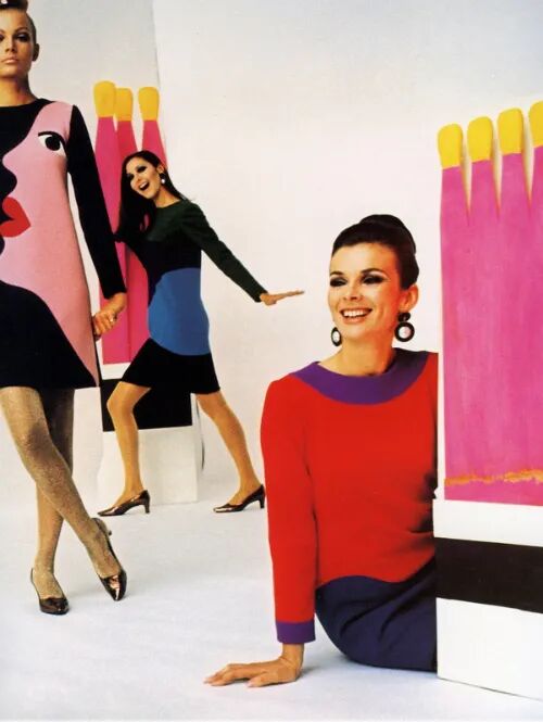 至60年代,设计师伊夫·圣罗兰推出了受波普艺术家汤姆·韦塞尔曼(tom