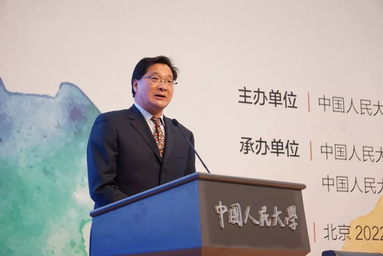 方专家教授,北京体育大学校长杨桦教授,以及来自中国人民大学的李树旺