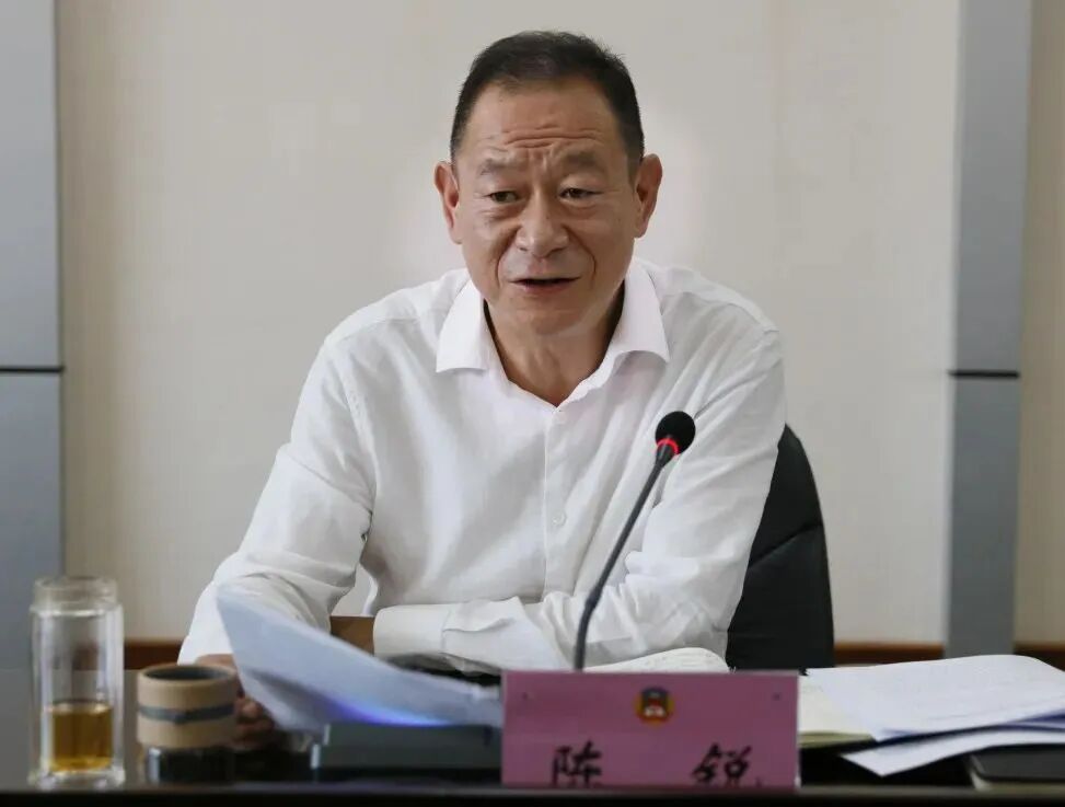 陈锐先后在曲靖市,怒江州工作,2021年调至楚雄州.