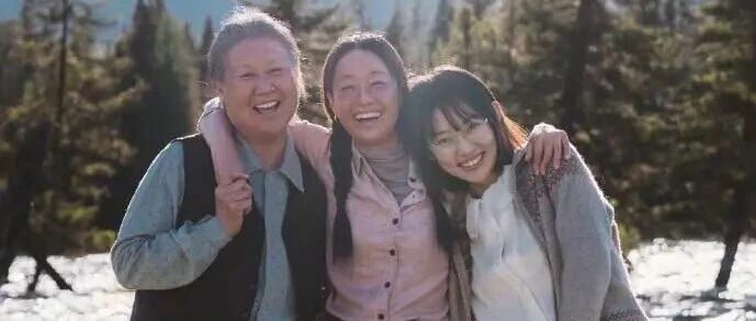 马伊琍的婚姻坎坷与家庭力量:爱,从未缺席,父母是她的坚强后盾