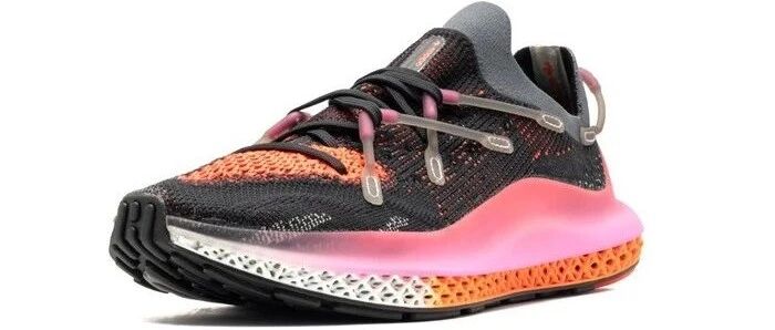 阿迪达斯推出新的4D Fusio运动鞋，售价约1581元