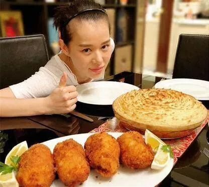 产后脱发的妈妈试试这几个办法拯救头发