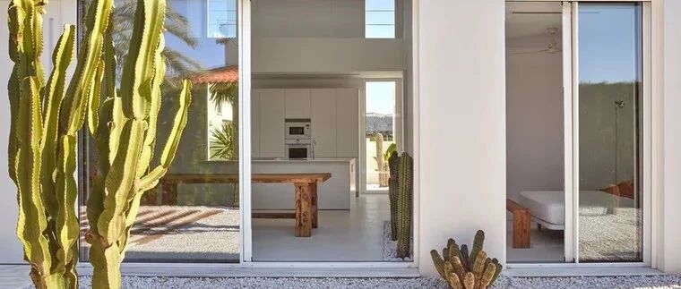 简洁的线条，打造时尚有特色的纯白别墅！