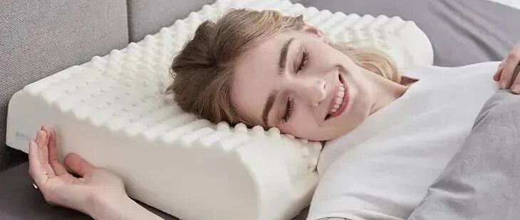 泰国皇家天然乳胶枕头，舒适健康，抗菌防螨，你离好睡眠只差一个好枕头！