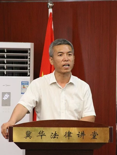 崔育民律师作行政法律知识讲座 崔育民律师作行政法律知识讲座