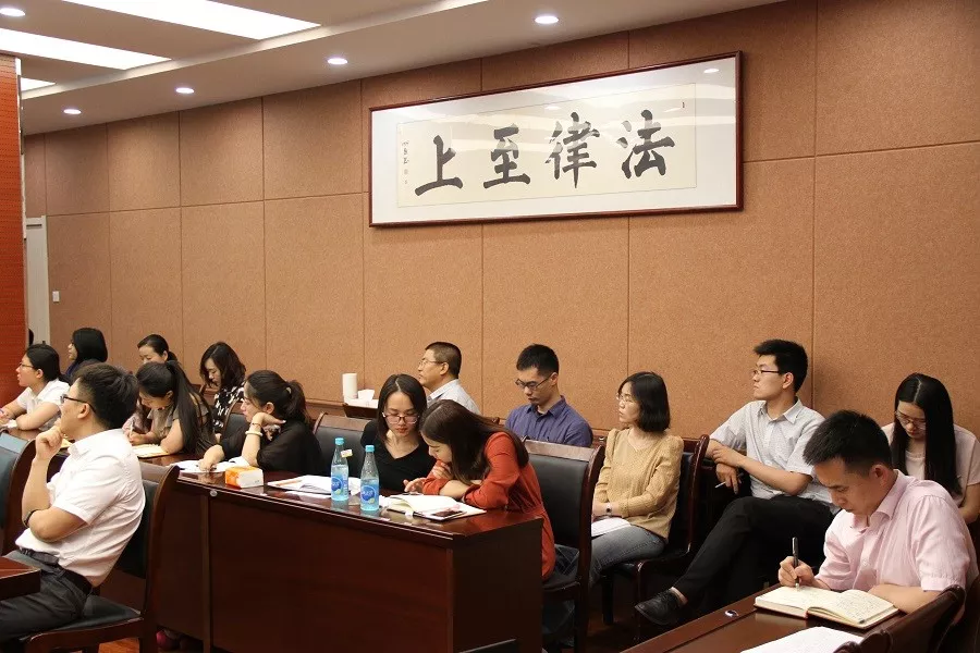 崔育民律师作行政法律知识讲座 崔育民律师作行政法律知识讲座