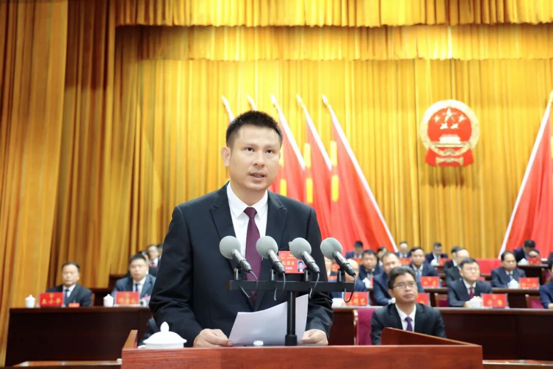 浦北县第十八届人民代表大会第五次会议胜利闭幕