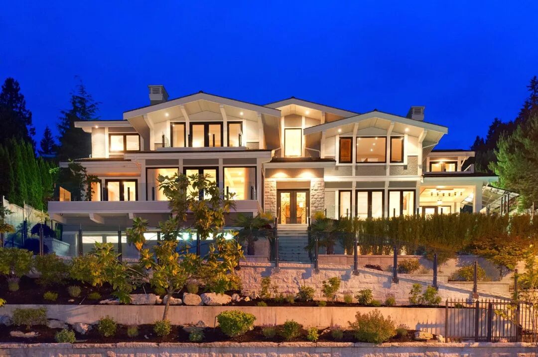 2400 block of ottawa avenue这里是著名的豪宅区,房屋价值都在600万