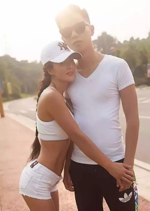 【美女】中国阿姨在低温下拍照片，网友惊呼受不了，性感火辣身材不输少女！（组图） - 39