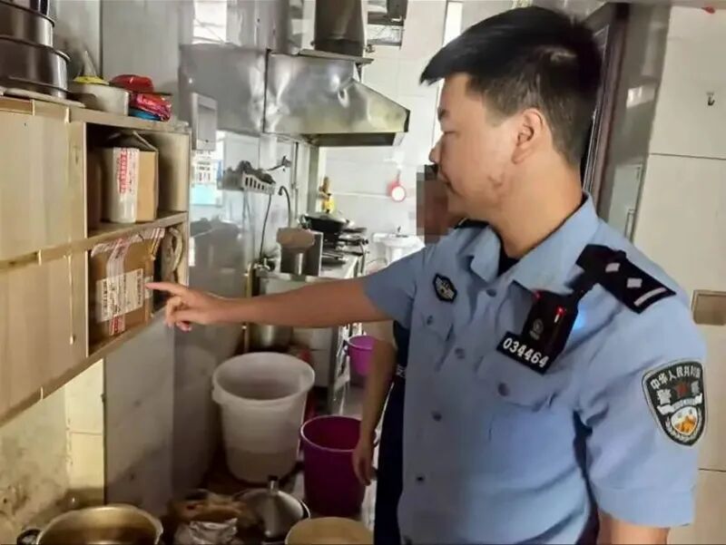 警方查获涉事肠粉店。