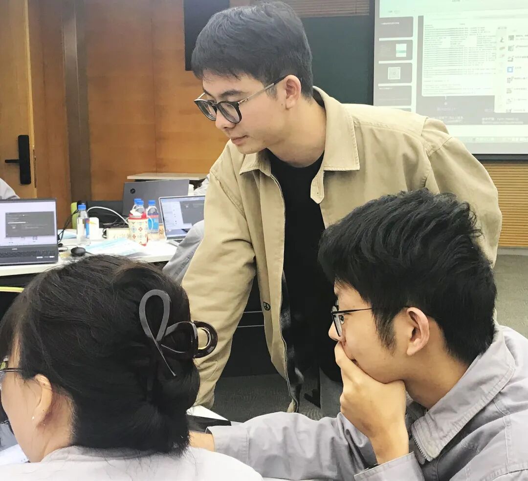 突然理解为什么会有数字生命计划了...