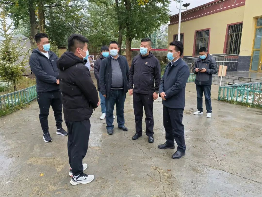 甘永庆副州长在班玛县督导安全生产疫情防控等工作时强调全面筑牢安全