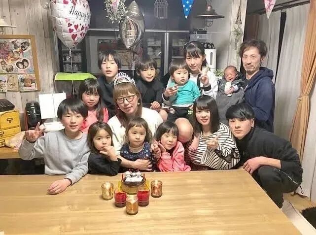 日本夫妇结婚24年生12娃 网友群嘲 太窒息了 结果他们的生活却啪啪打脸 创意果子微信公众号文章