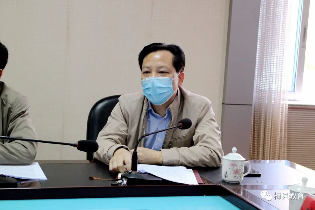 副市长梅县区委书记吴泽桐到区教育系统调研