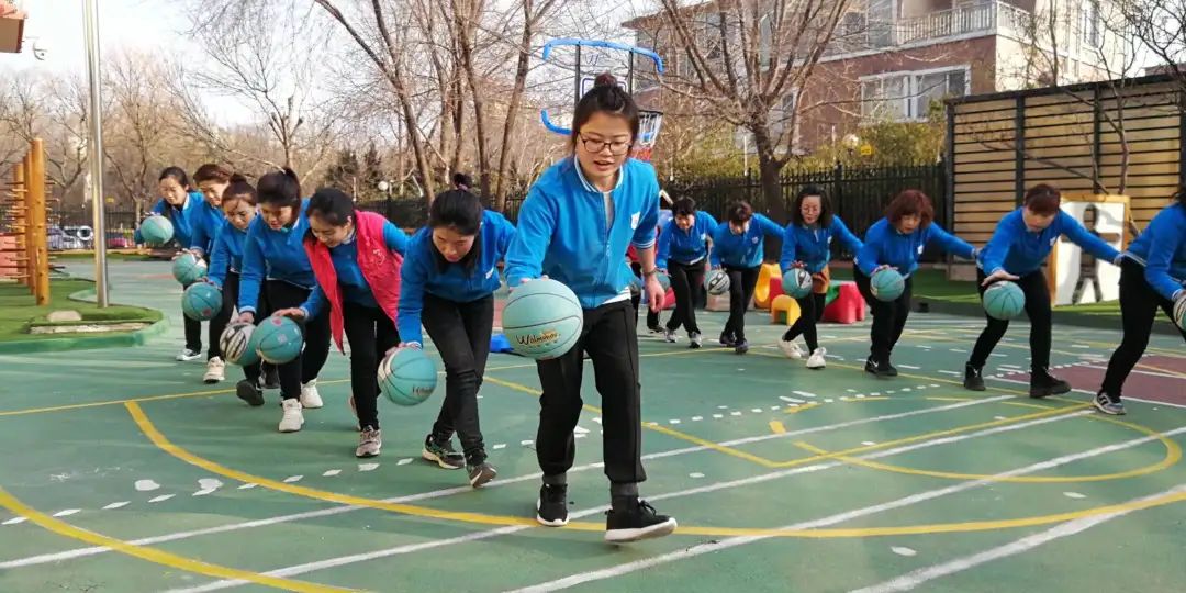 幼儿篮球的规则_幼儿篮球规则怎么教_篮球规则教幼儿学什么