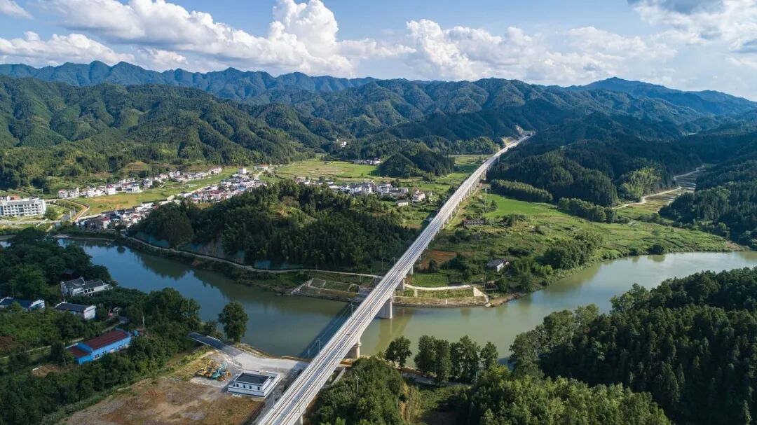昌景黄高铁10月26日试运行大皖新闻带您打卡皖赣最美风景