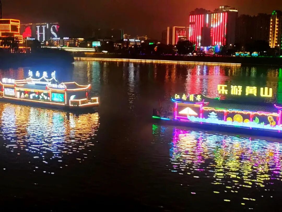 因为地处在婺源,祁门,黟县,休宁等县的众水汇聚之乡,下流成新安江