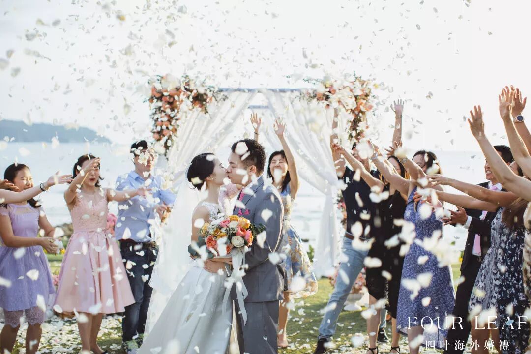 从相知到相恋互写N封情书！他俩的普吉岛婚礼也太甜啦！