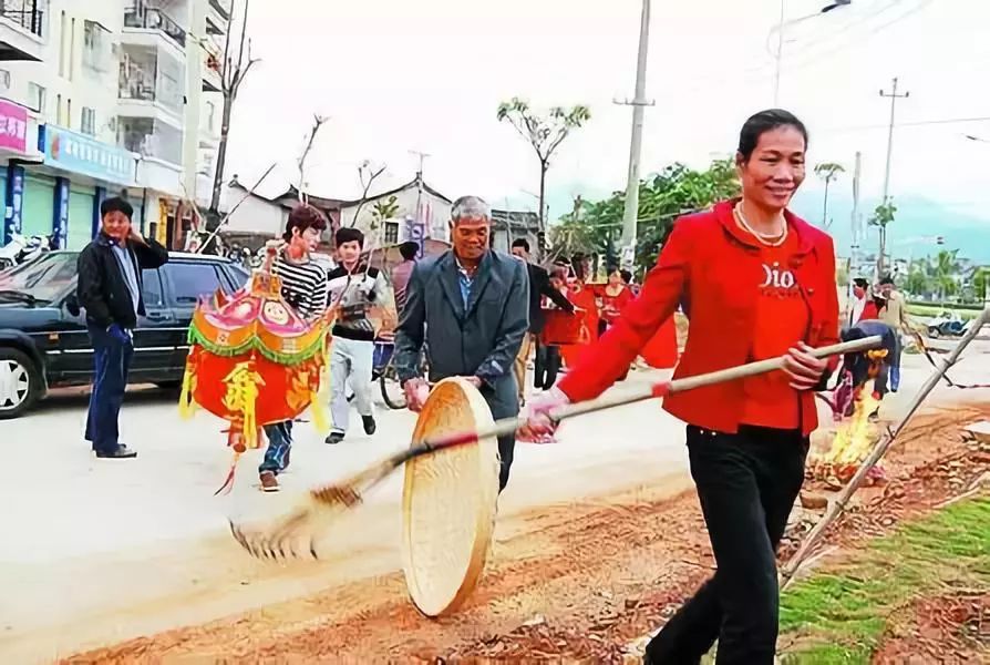 新生儿剪指甲风俗禁忌_新生儿剪指甲老人说法_新生儿指甲剪不剪