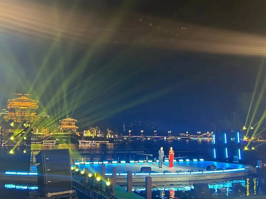 刚刚泰州凤城河超燃一幕